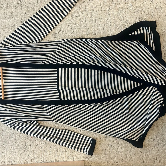 CAbi long open  cardigan Sz.S fits larger measurements Inc. excellent condition - Picture 7 of 12